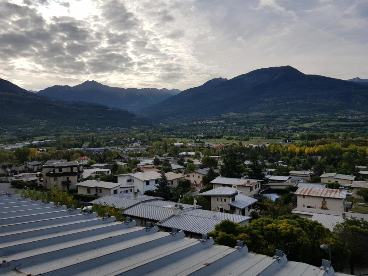 Appartement Plan D'Eau Vue Panoramique Embrun Exterior photo